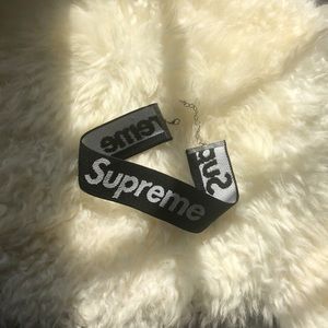 Supreme Choker